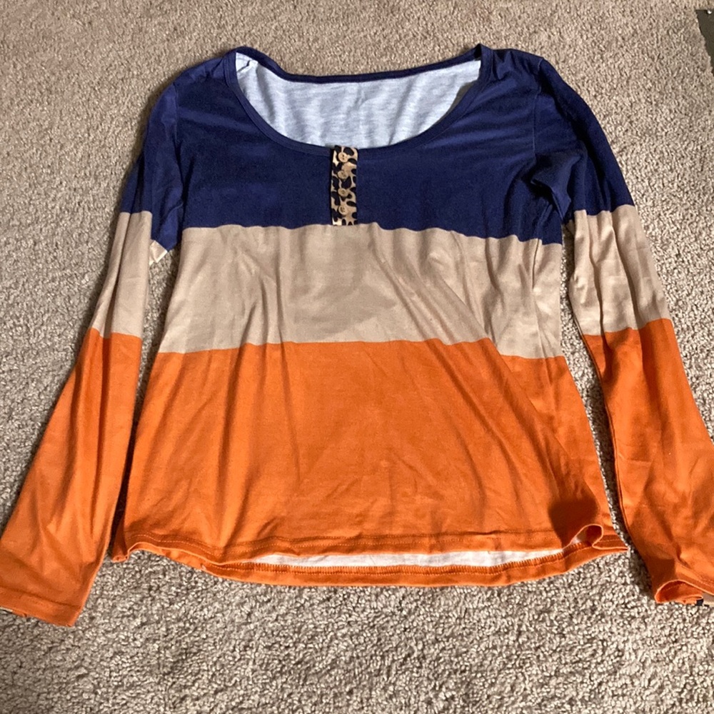 ❤️3/$10❤️ Tri colored long sleeve top